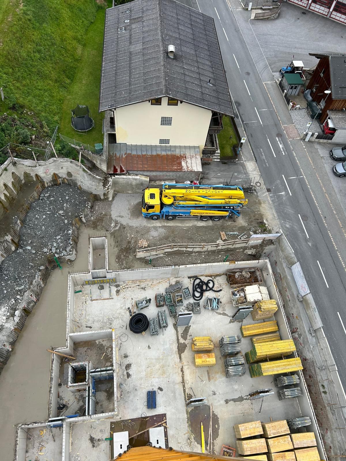 Rušenje starog objekta i odvoz materijala